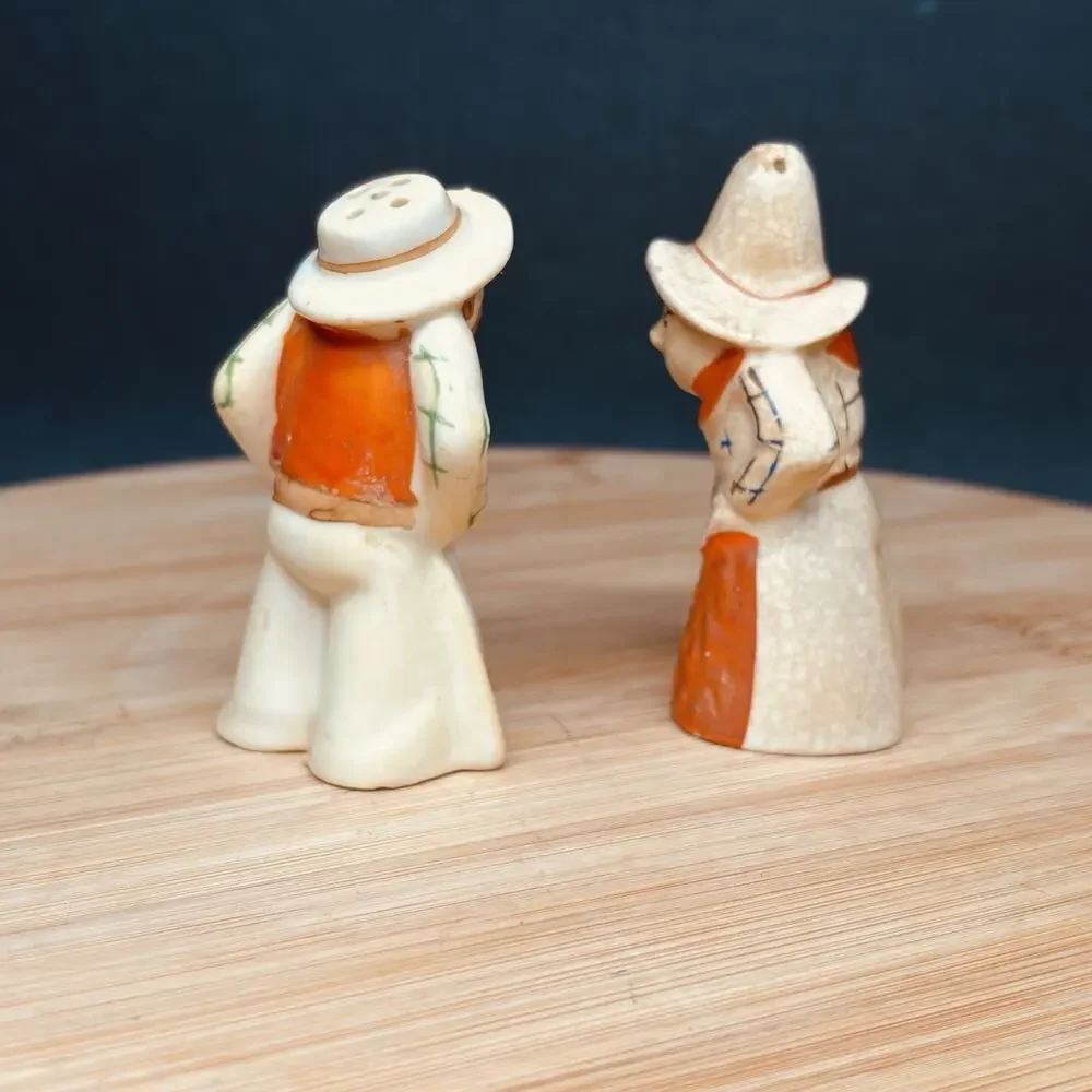 Vintage Japan Western Gunslinger Cowboy Salt & Pepper Shakers Pair